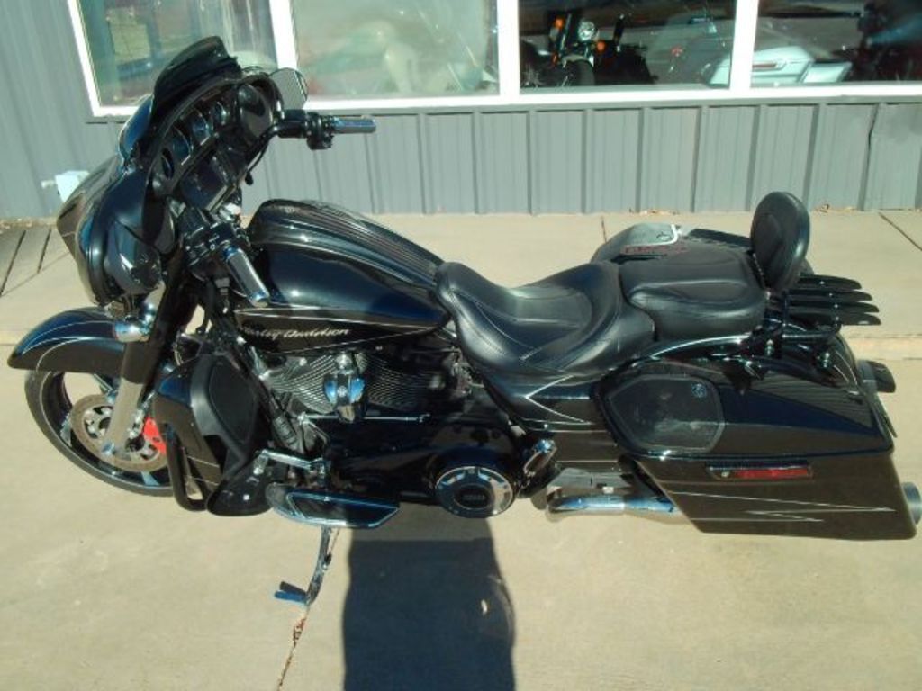 2017 Harley-Davidson® FLHXSE STREET GLIDE SPECIAL CV SPECIAL in Wichita, KS