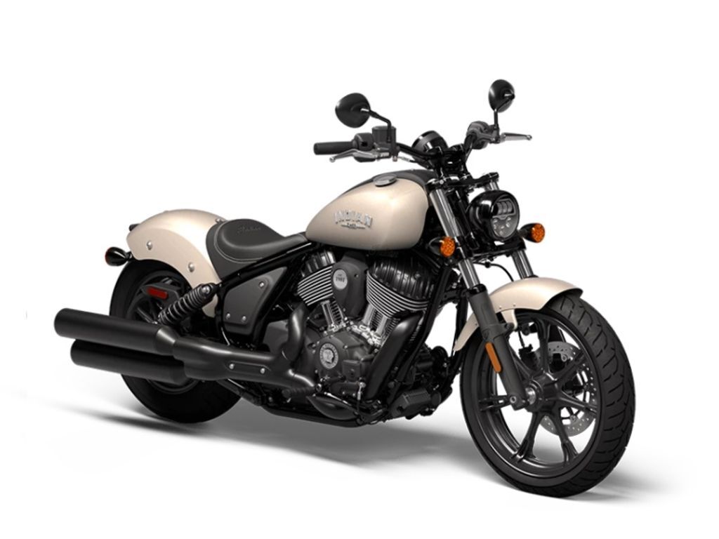 2023 Indian Motorcycle® Chief® Silver Quartz Smoke in Augusta, ME
