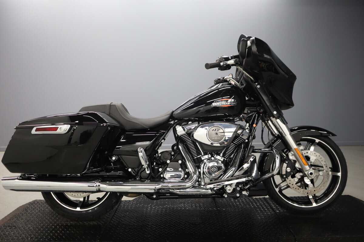 2025 Harley-Davidson Street Glide in Riverside, CA