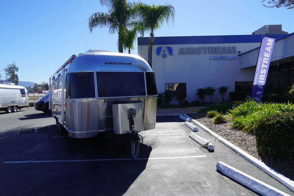 2026 Airstream International 25FBT 25FB TWIN in temecula CA