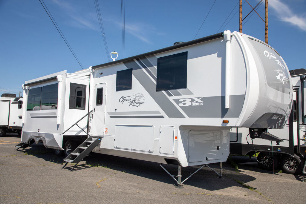 2026 Highland Ridge Rv OPEN RANGE/3 slides/king bed 390TBS in moses lake WA