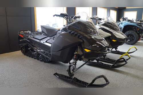 2026 Ski-Doo Backcountry Adrenaline® 850 E-TEC PowderMax 2.0_Bla in watkins MN