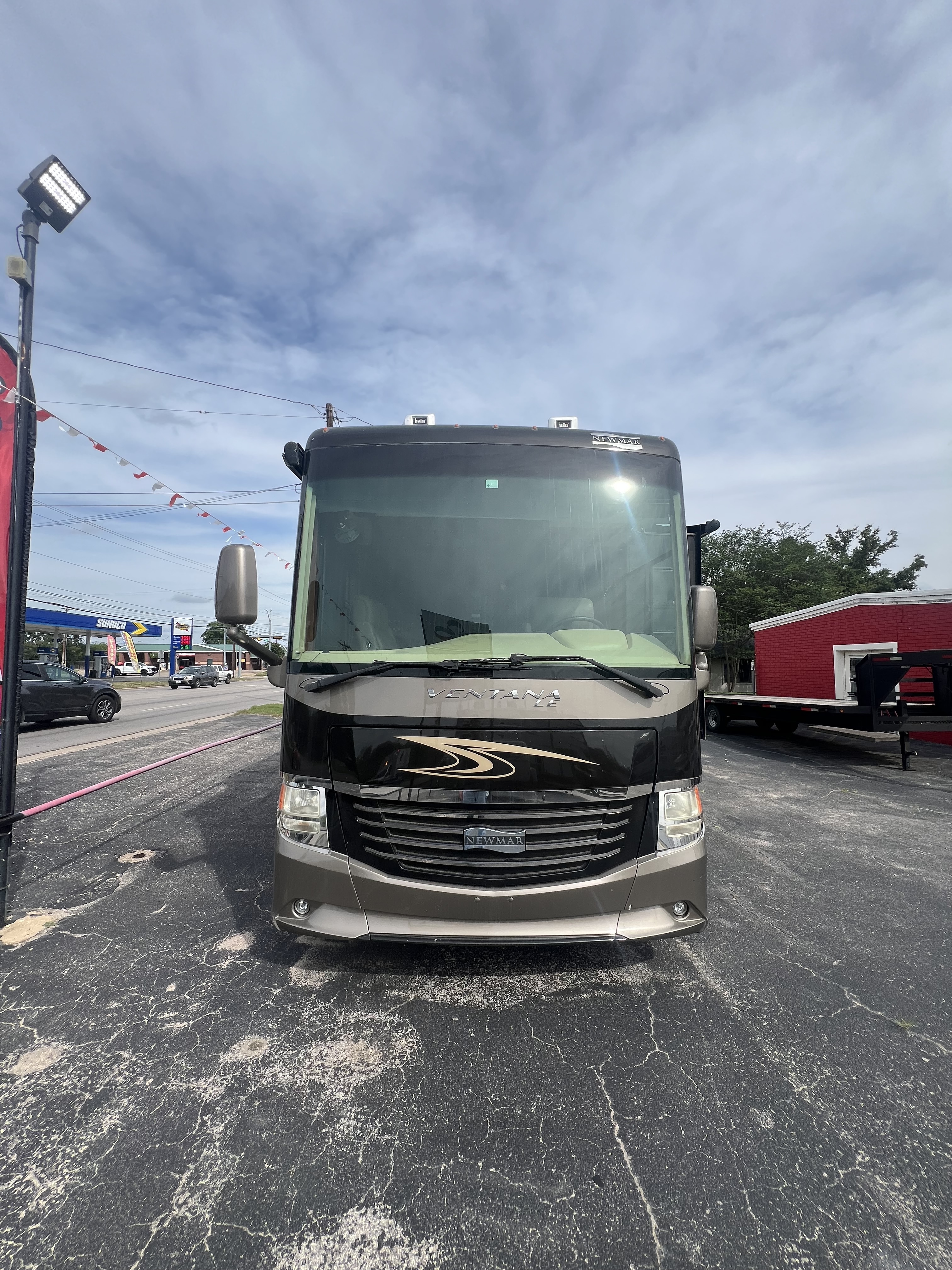 2016 Newmar Ventana LE 3709 in marble falls TX