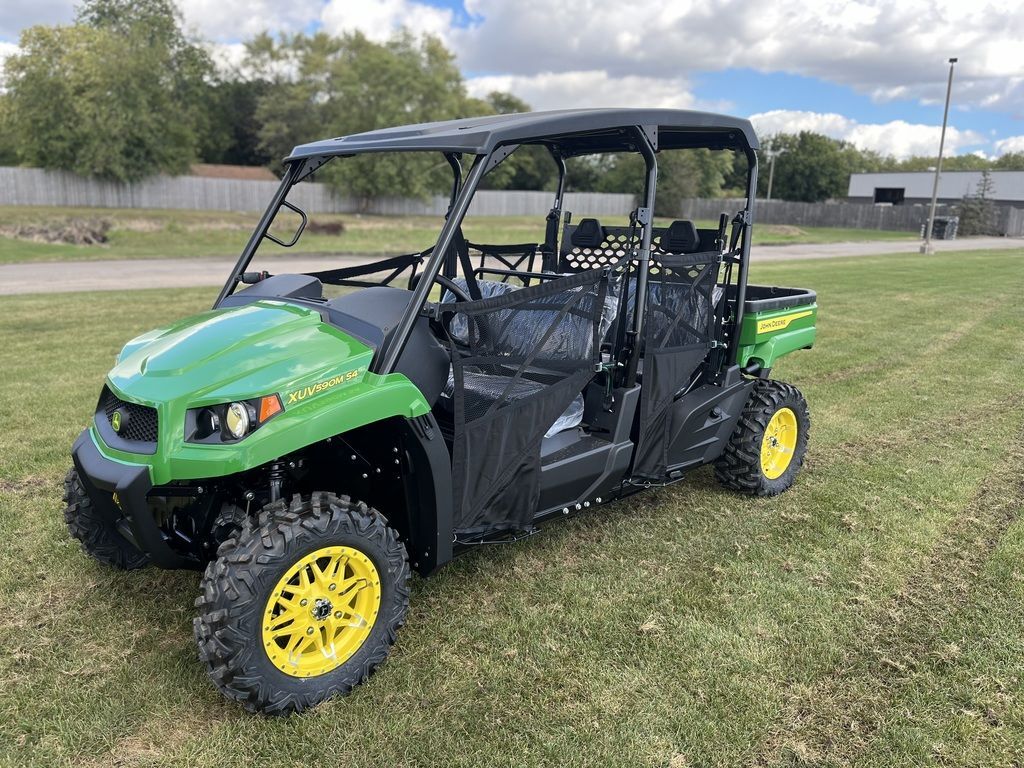 2026 John Deere 4-Passenger Gator XUV590M BASE in shorewood IL