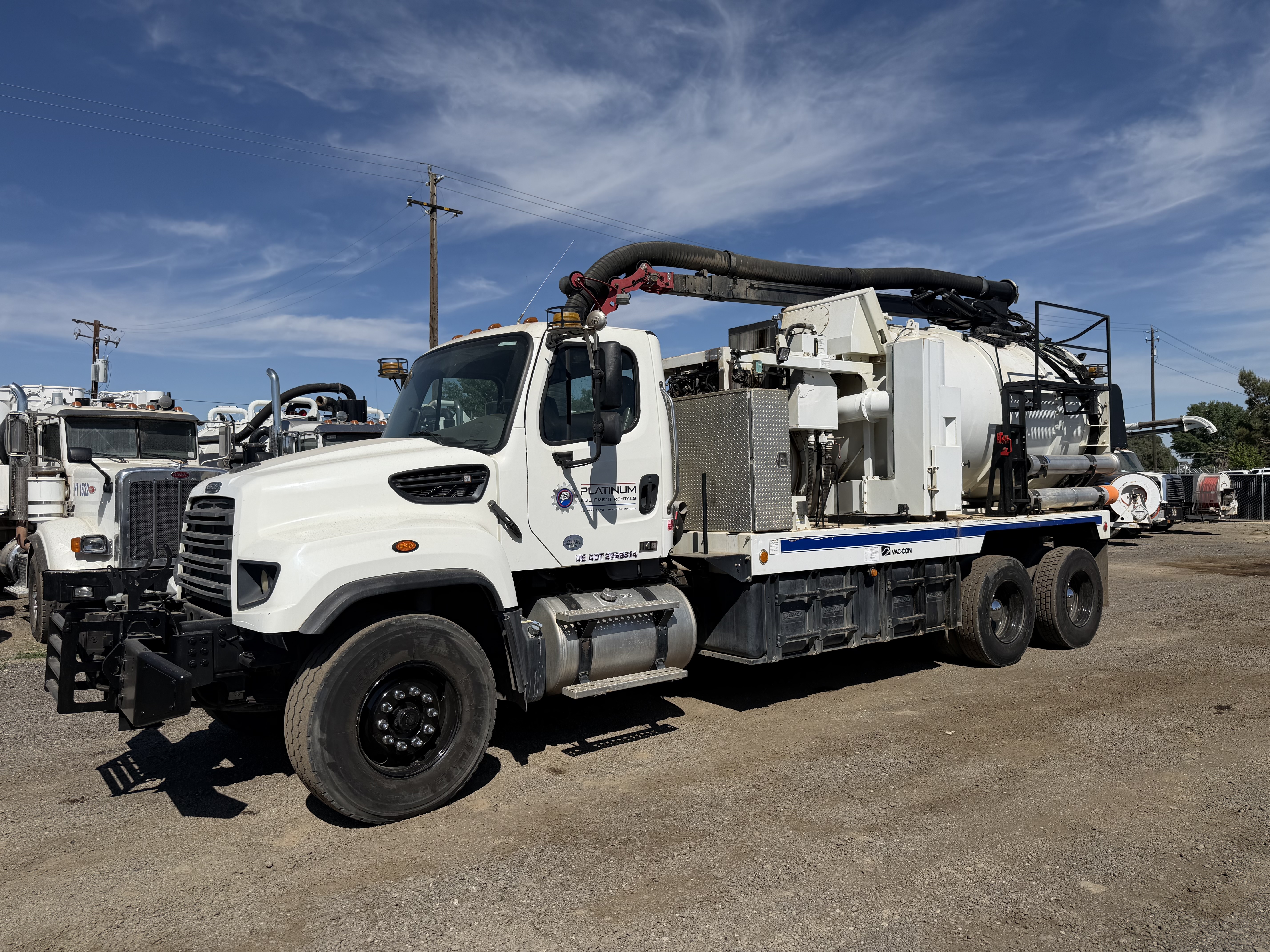 2014 FREIGHTLINER 114sd in Bakersfield, CA
