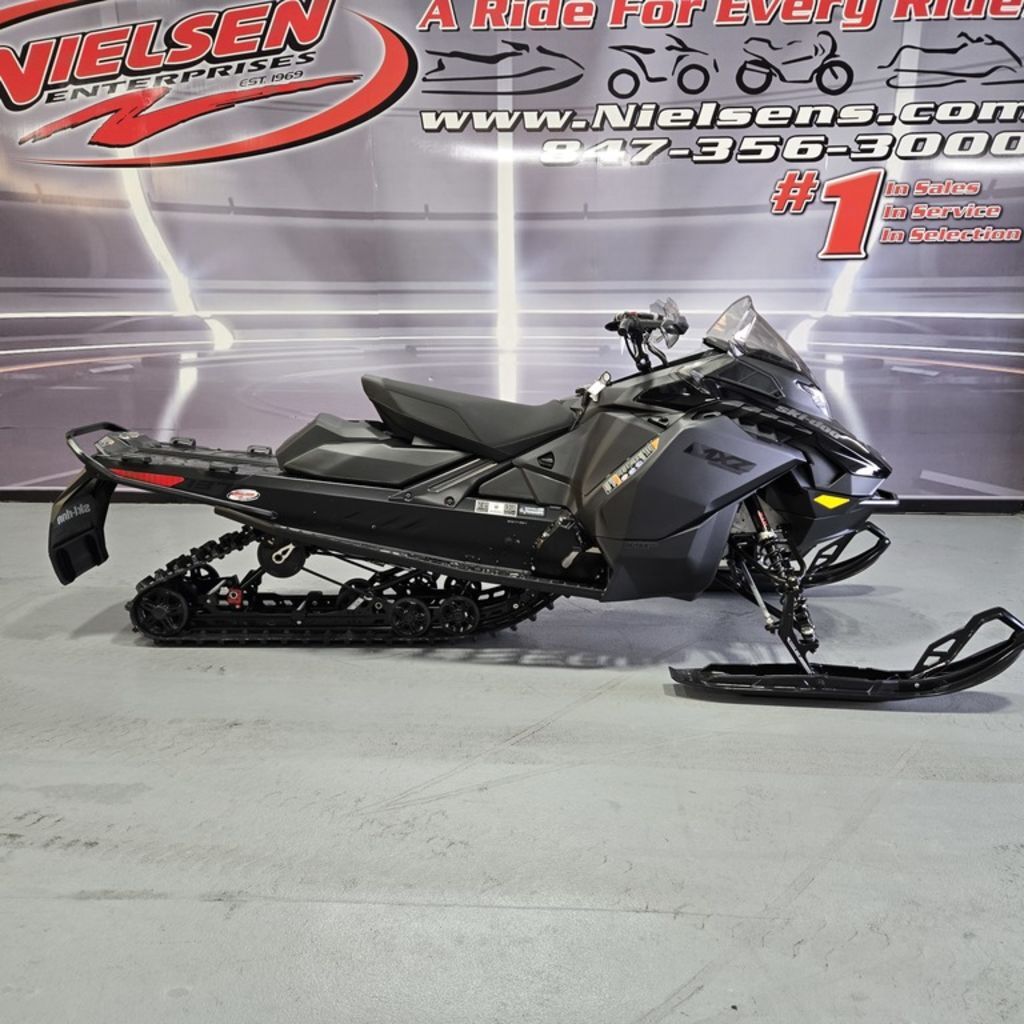 2026 Ski-Doo MXZ® Adrenaline® 850 E-TEC 137_Black 850 E-TEC 137 1.25 in lake villa IL