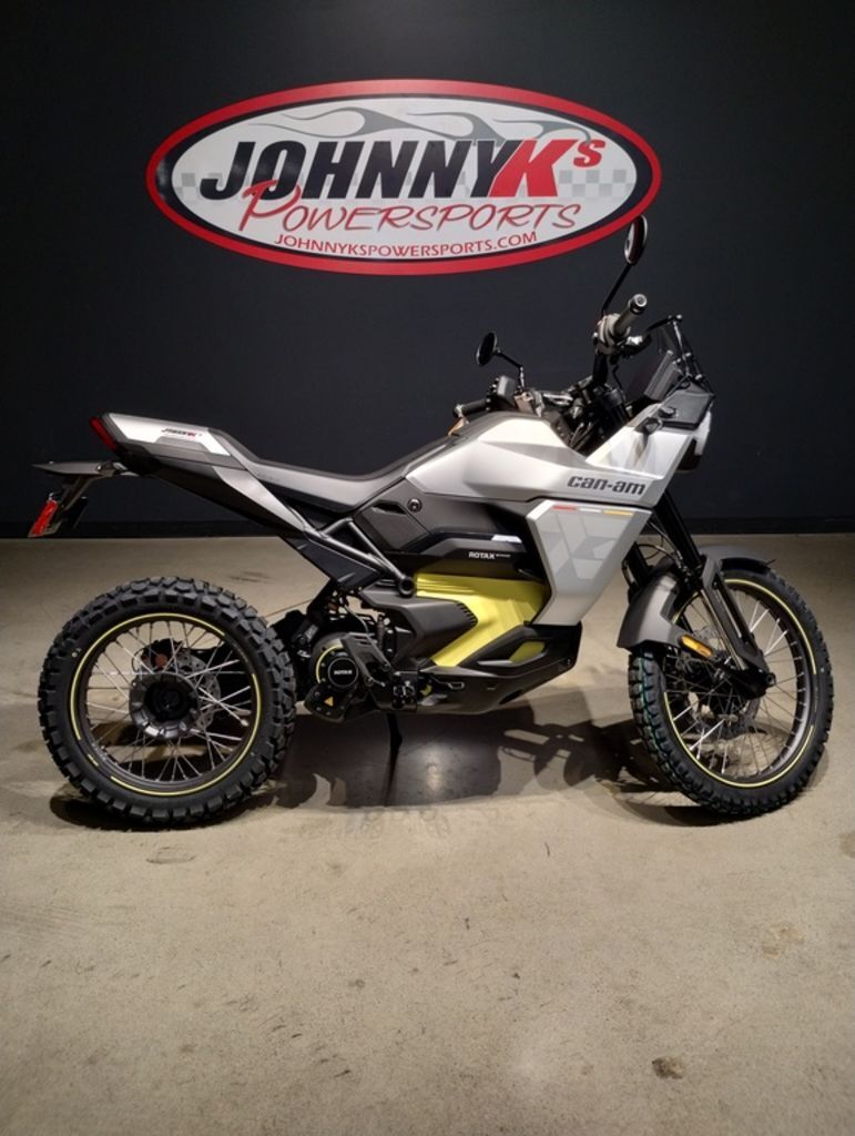 2025 Can-Am Origin White BASE in Elyria, OH