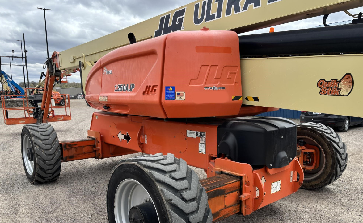 Articulated Boom Lift Lifting Equipment For Sale Near East Peoria