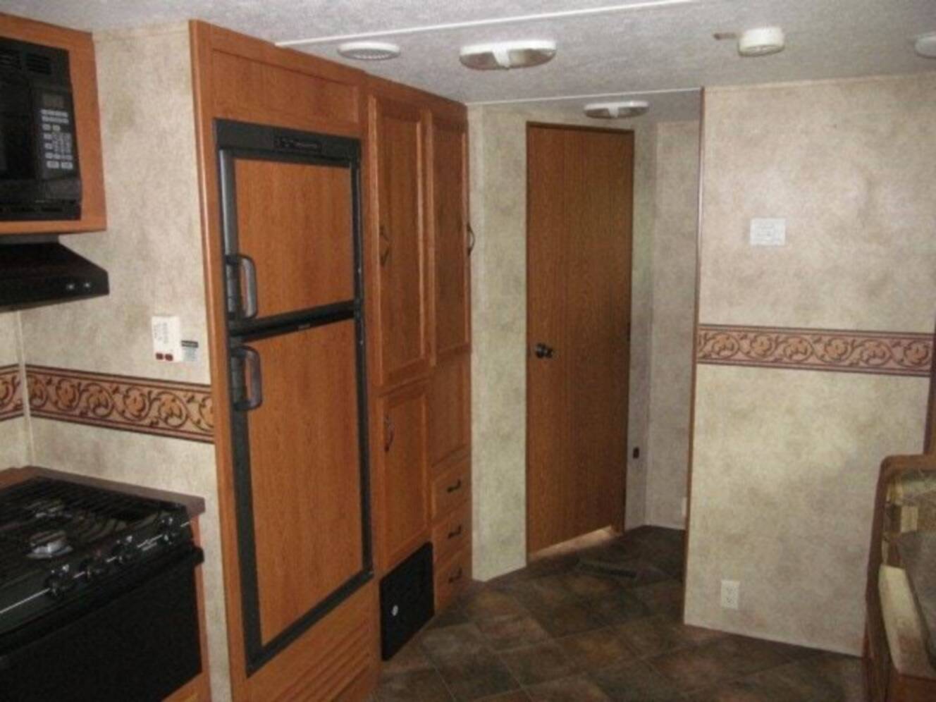 A photo of this 2012 Keystone Sprinter 272BH