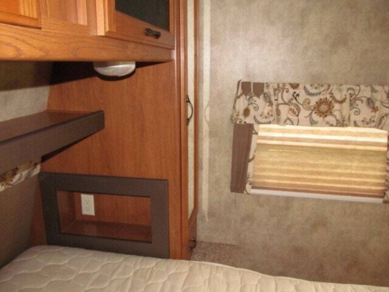 A photo of this 2012 Keystone Sprinter 272BH