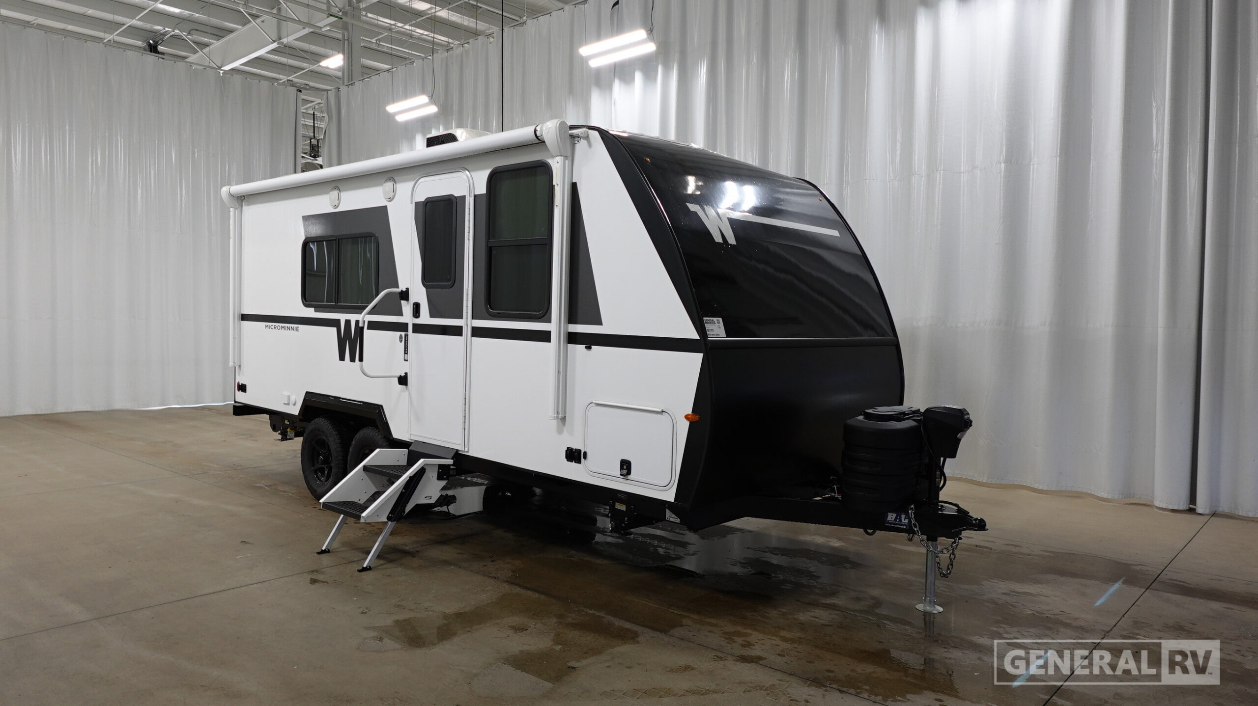 2027 Winnebago MICRO MINNIE 2000FRB in north canton OH