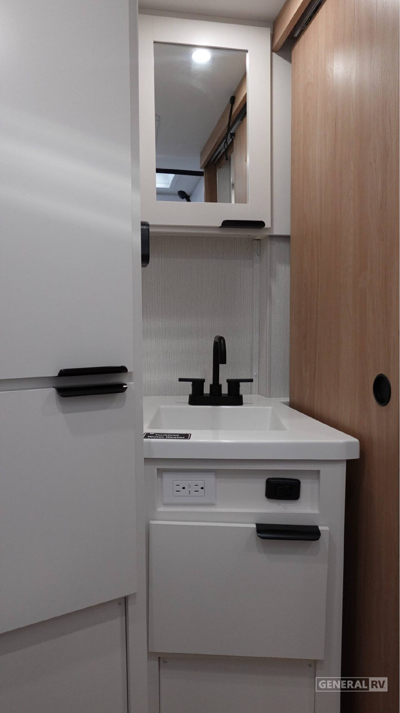 A photo of this 2027 Winnebago MICRO MINNIE 2000FRB