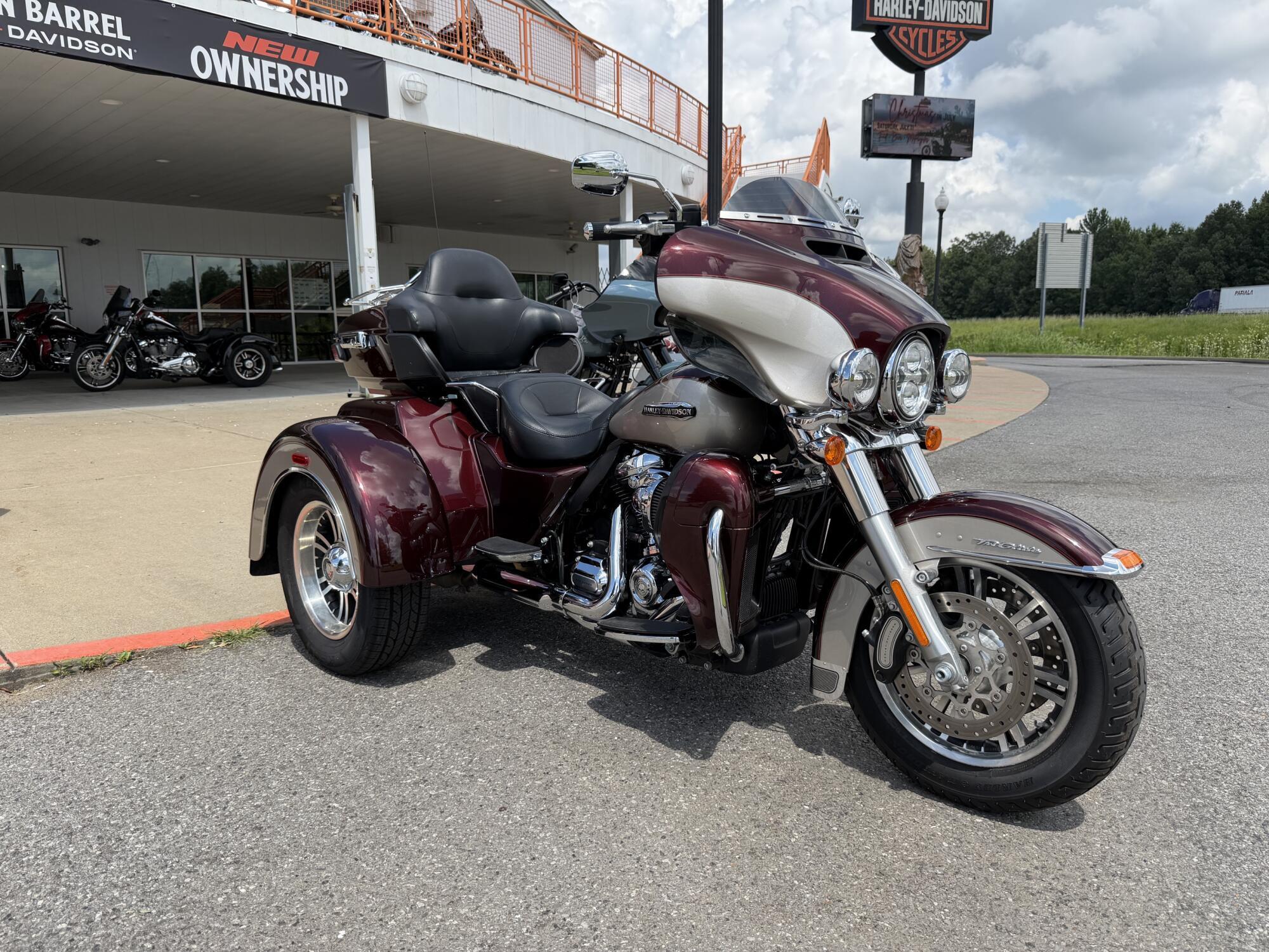 2018 Harley-Davidson Tri Glide Ultra ULTRA CLASSIC in Lincoln, NE
