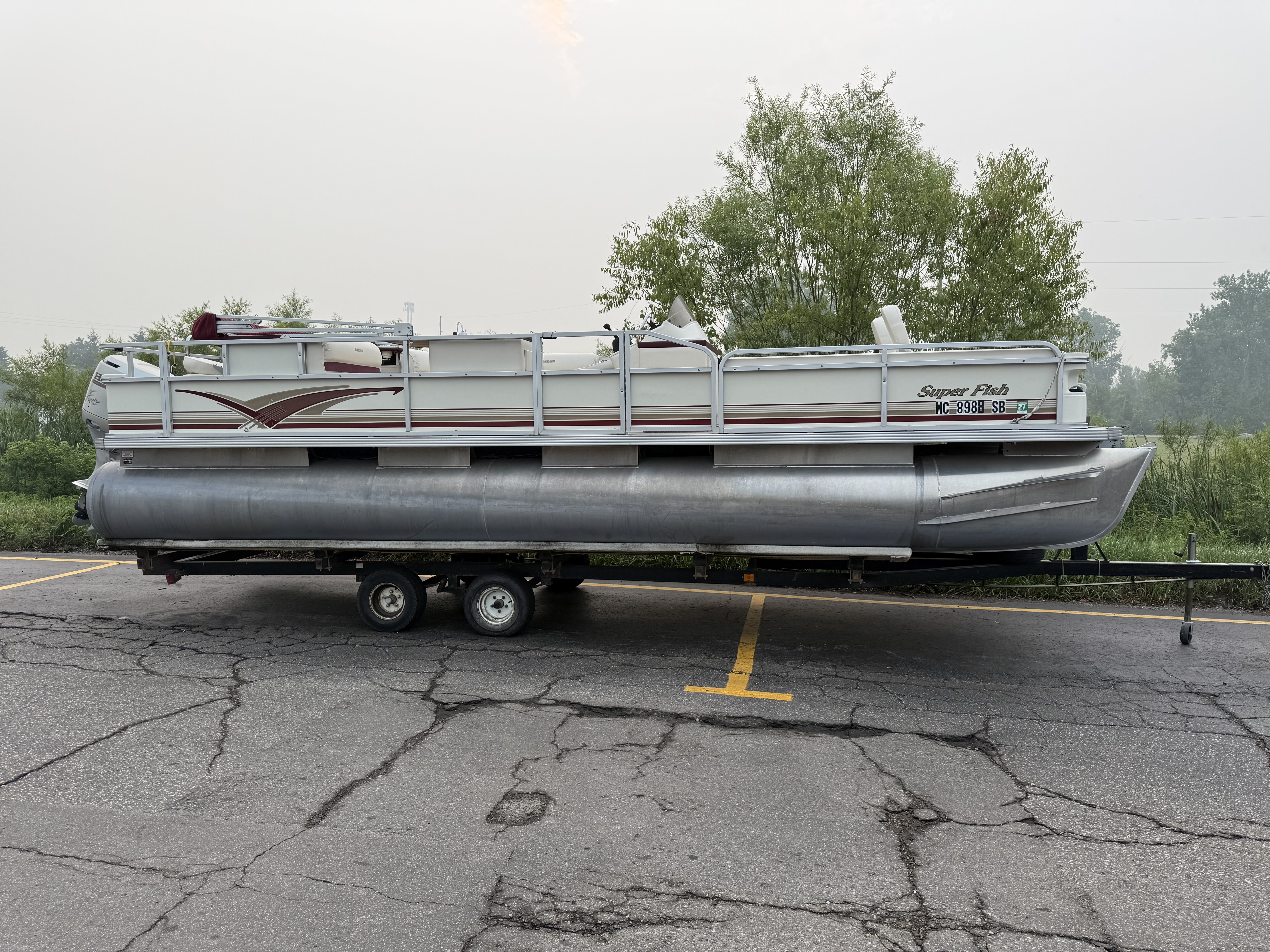 2001 Crest 24 Super Fish in fenton MI