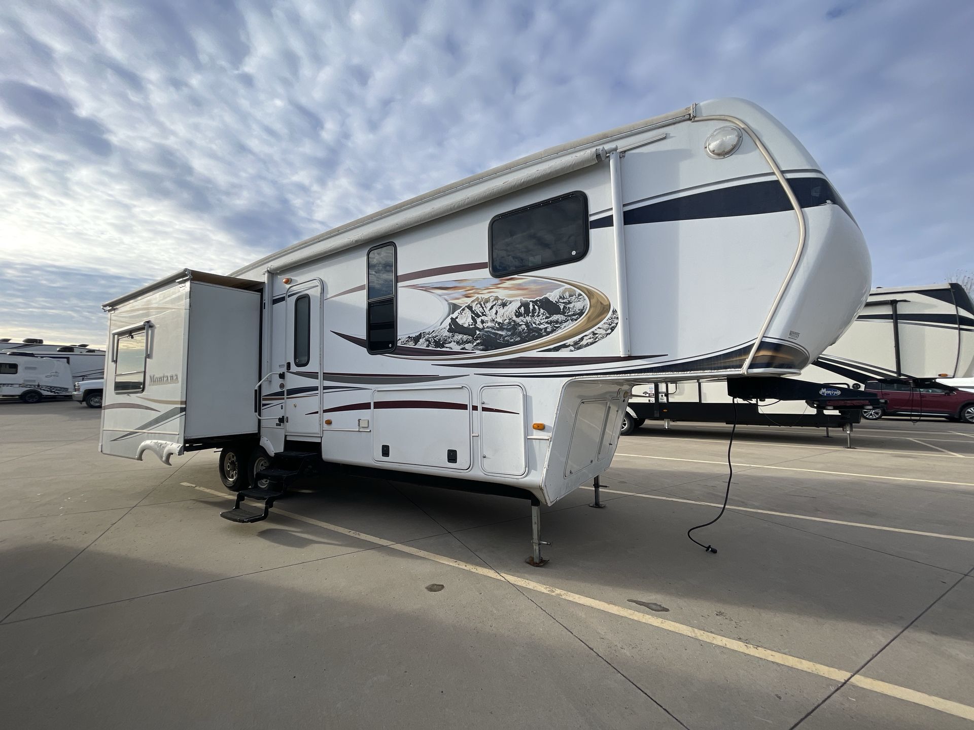 2013 Keystone MONTANA BIG SKY 3100RL in blue grass IA