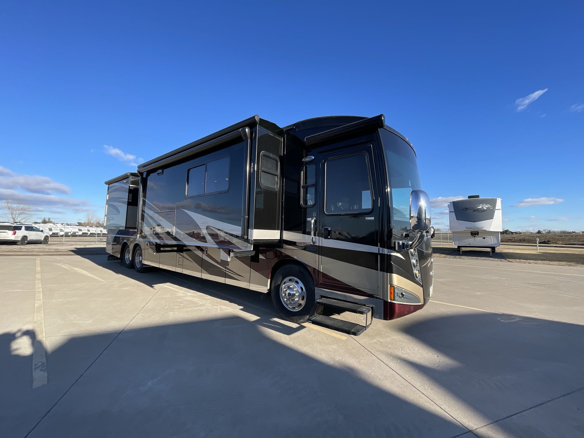 2012 Itasca ELLIPSE 42QD in blue grass IA