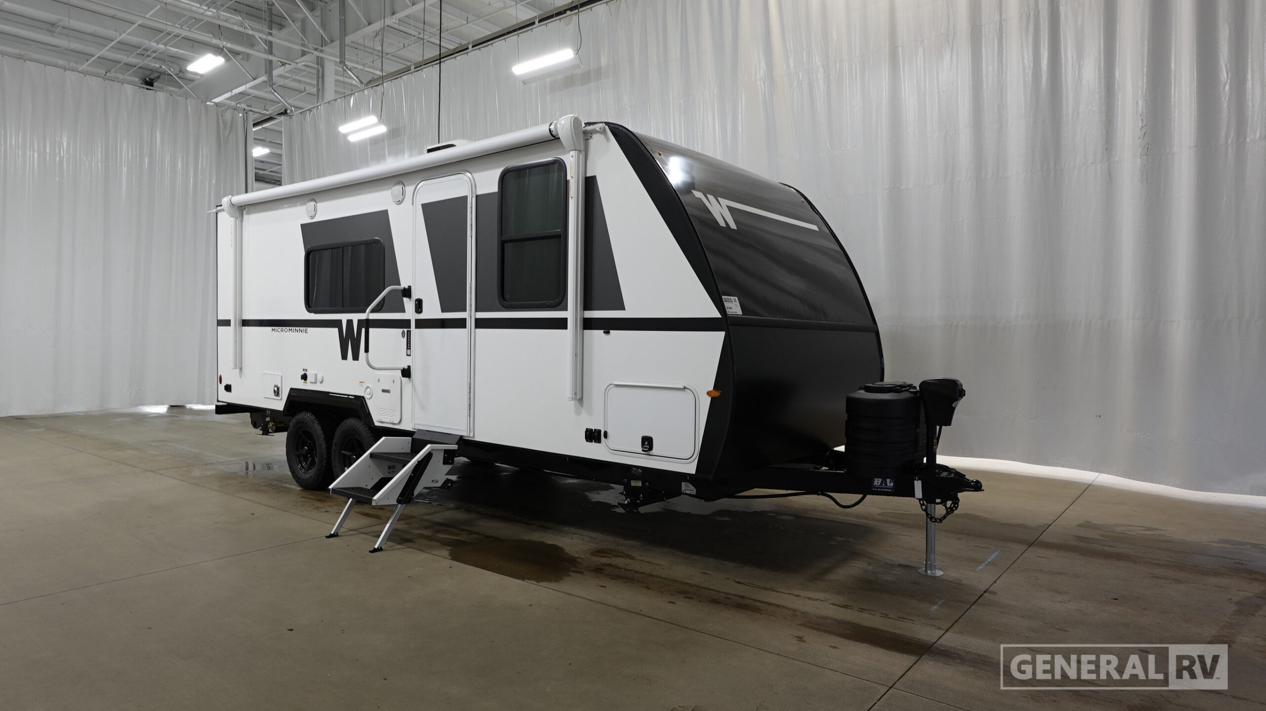 2027 Winnebago MICRO MINNIE 2200FBH in winter garden FL