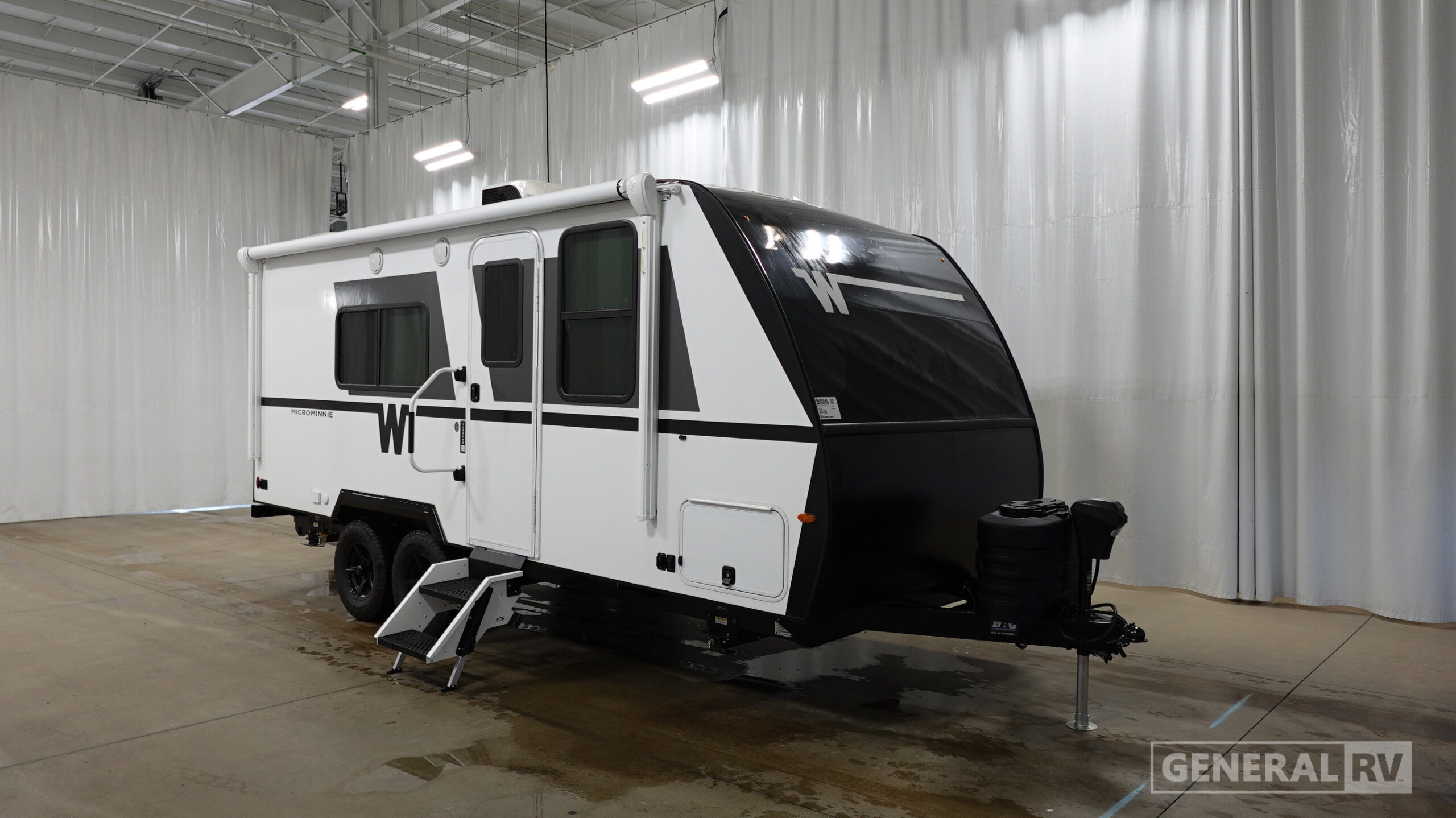 2027 Winnebago MICRO MINNIE 2000FRB RV