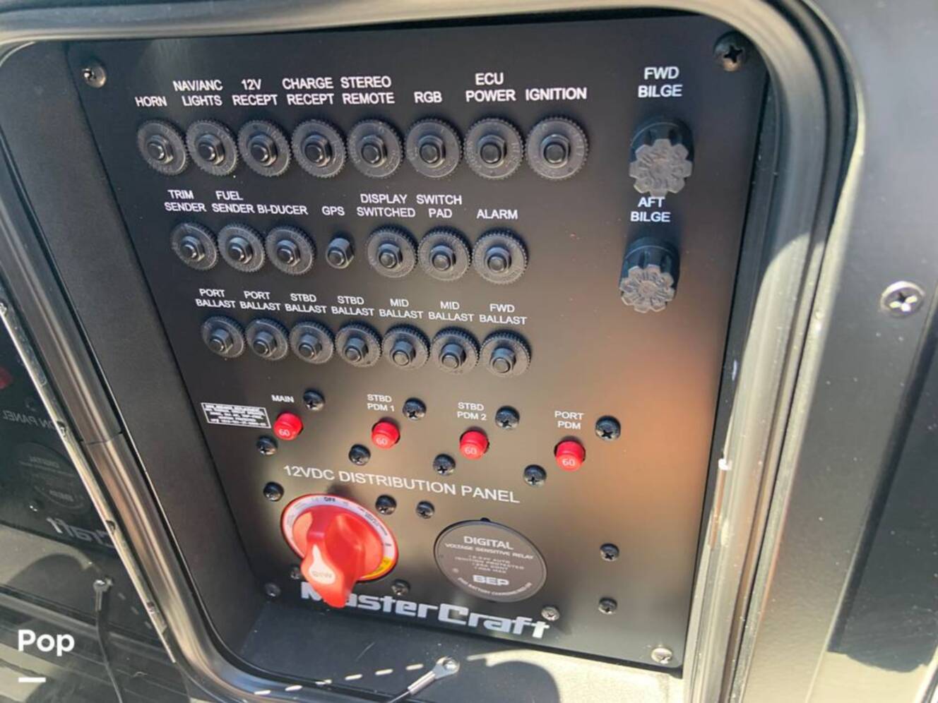 A photo of this 2022 Mastercraft X22