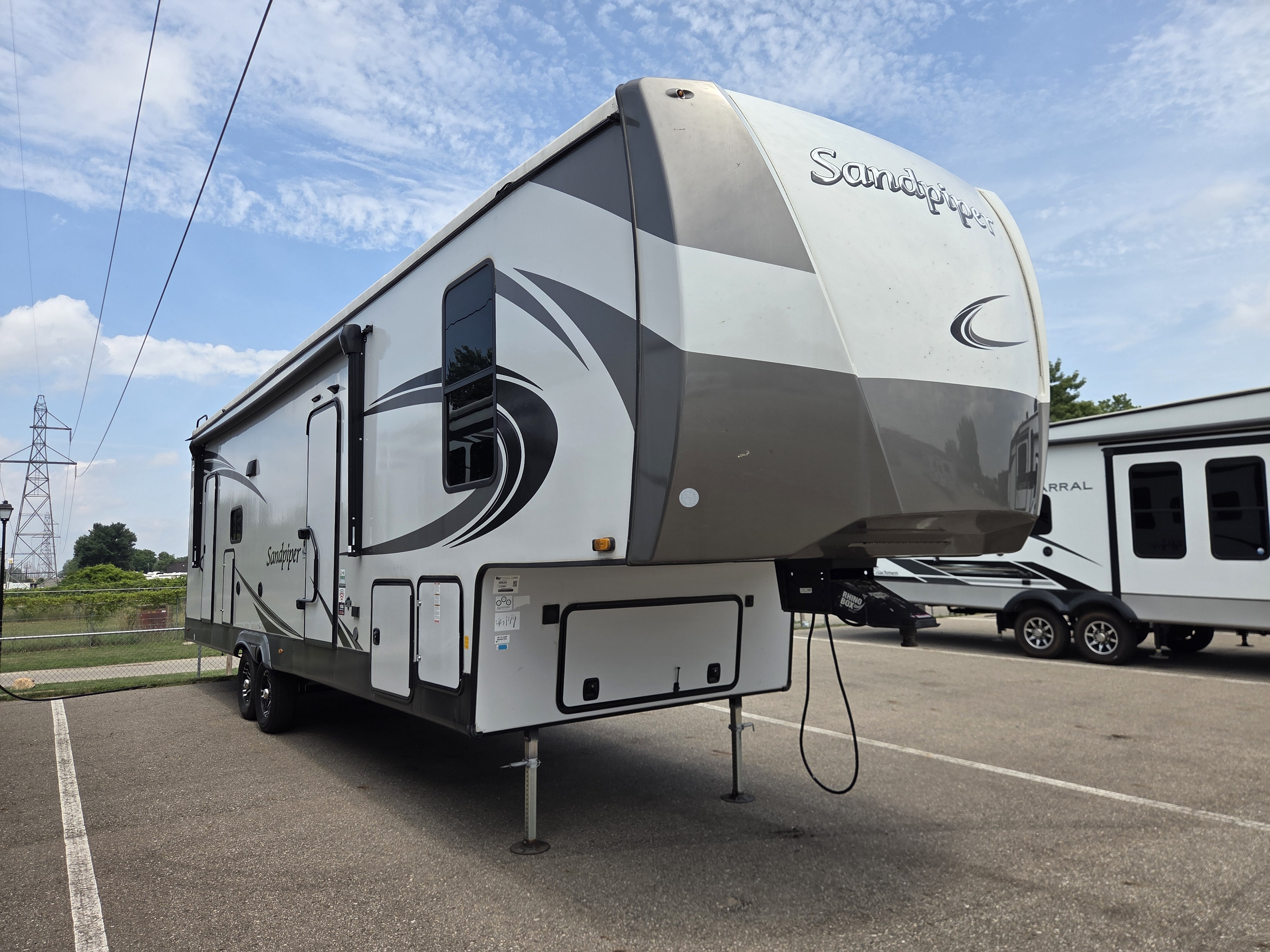 2022 Forest River Sandpiper 3330BH in grand rapids MI