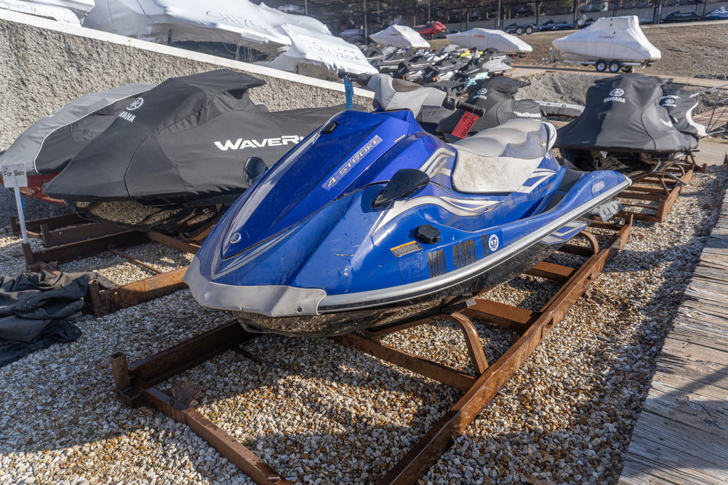 2007 Yamaha Waverunners VX DLX BASE in Osage Beach, MO