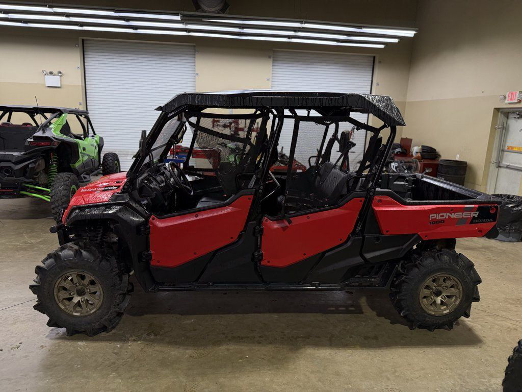 2023 Honda Pioneer 1000-6 Deluxe Crew in houston TX