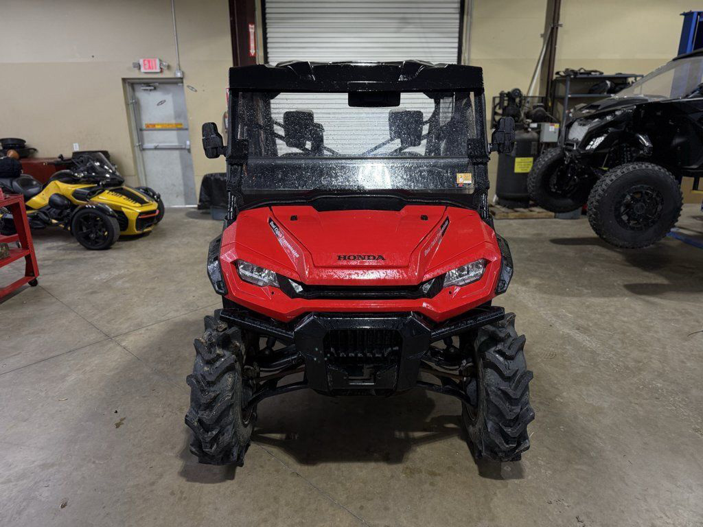 2023 Honda Pioneer 1000-6 Deluxe Crew in houston TX