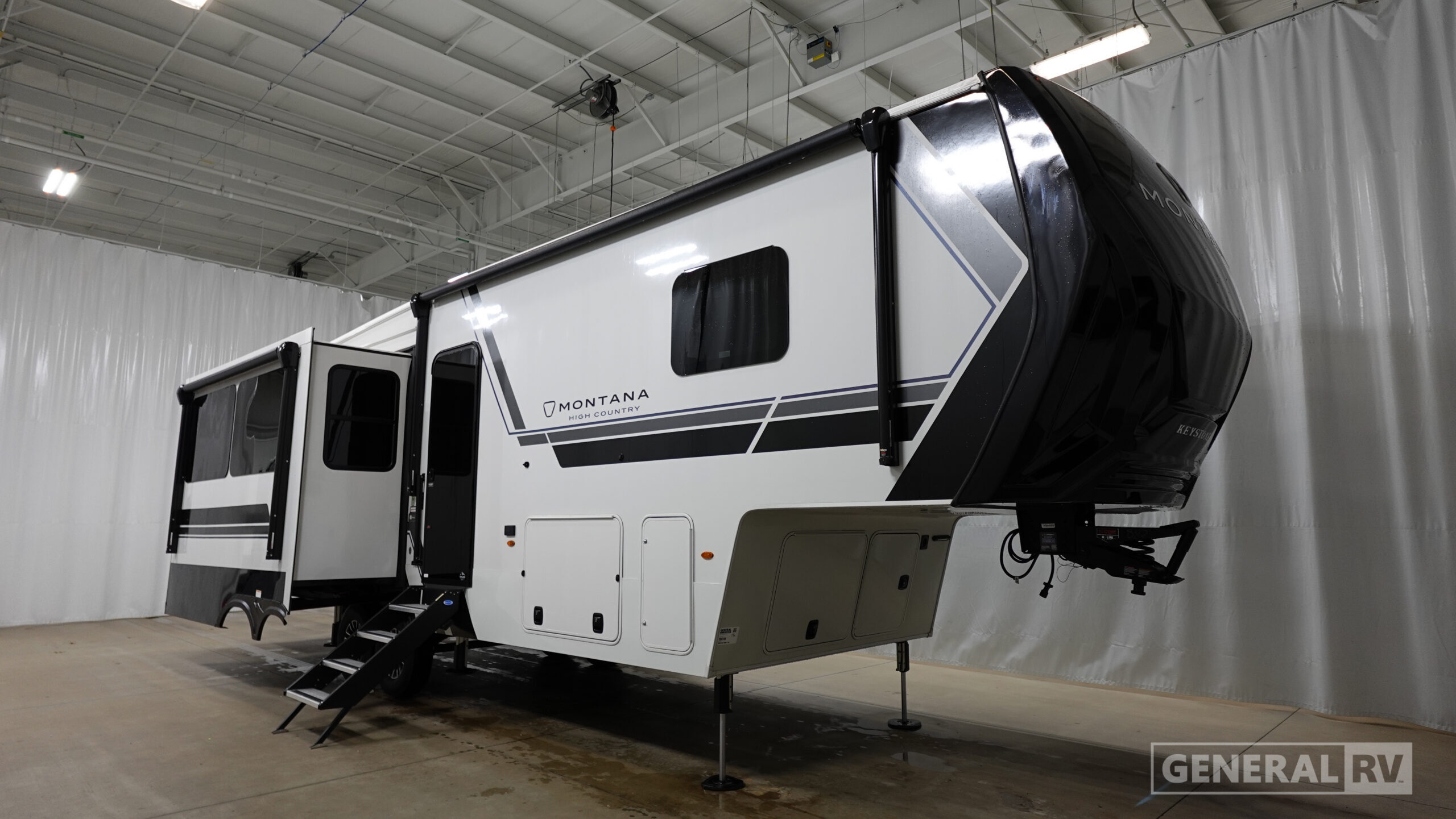 2026 Keystone Montana High Country 290RL in north canton OH