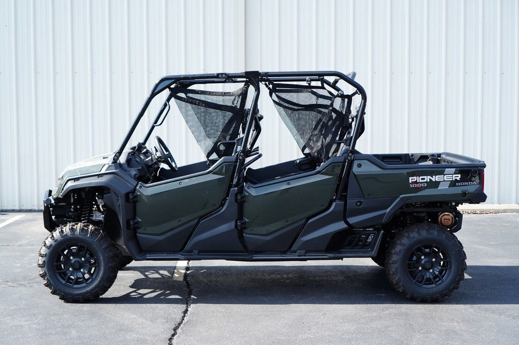 2024 Honda Pioneer 1000-6 Deluxe Crew in alton IL