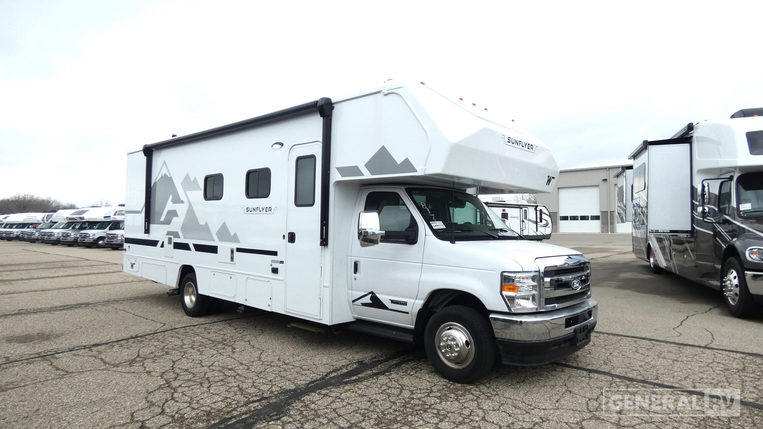2027 Winnebago SUNFLYER 28MB in wayland MI