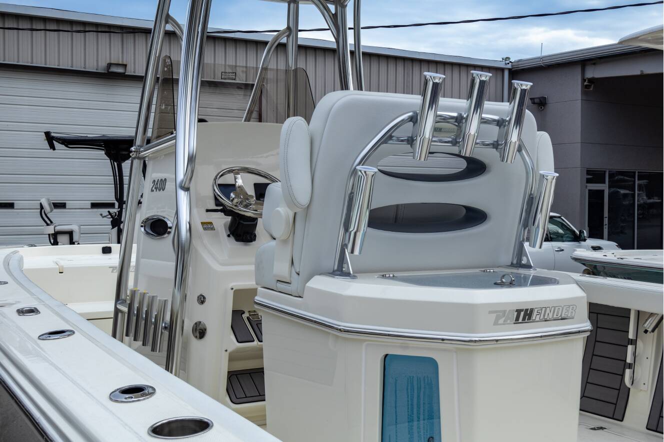 A photo of this 2025 Pathfinder 2400 Open