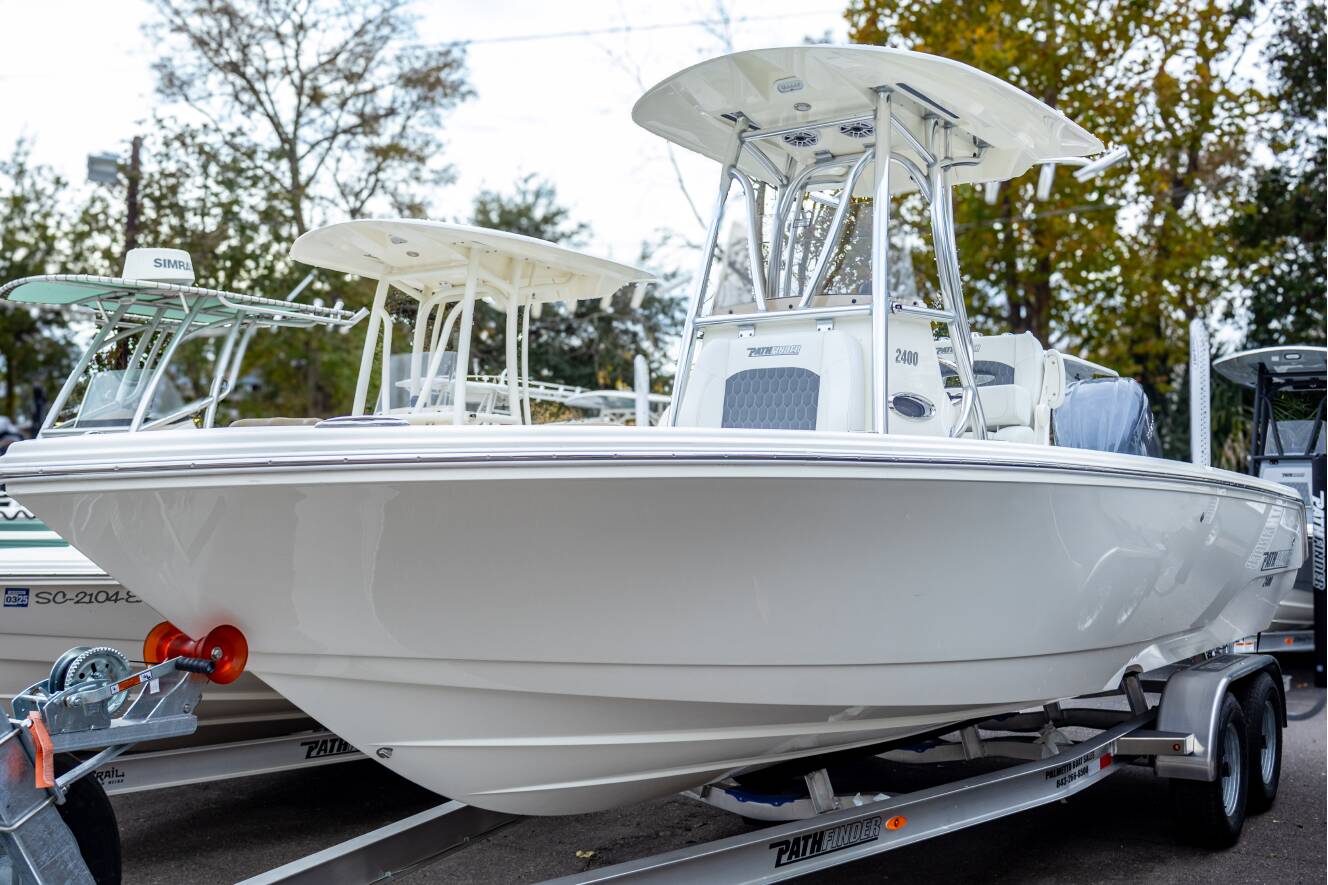 A photo of this 2025 Pathfinder 2400 Open