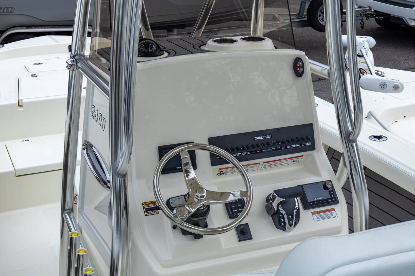 A photo of this 2025 Pathfinder 2400 Open