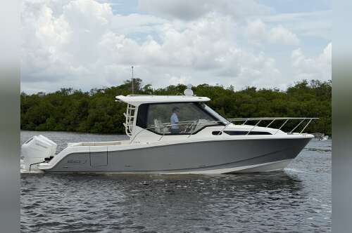 2027 Boston Whaler 325 Conquest 405 in fort myers FL