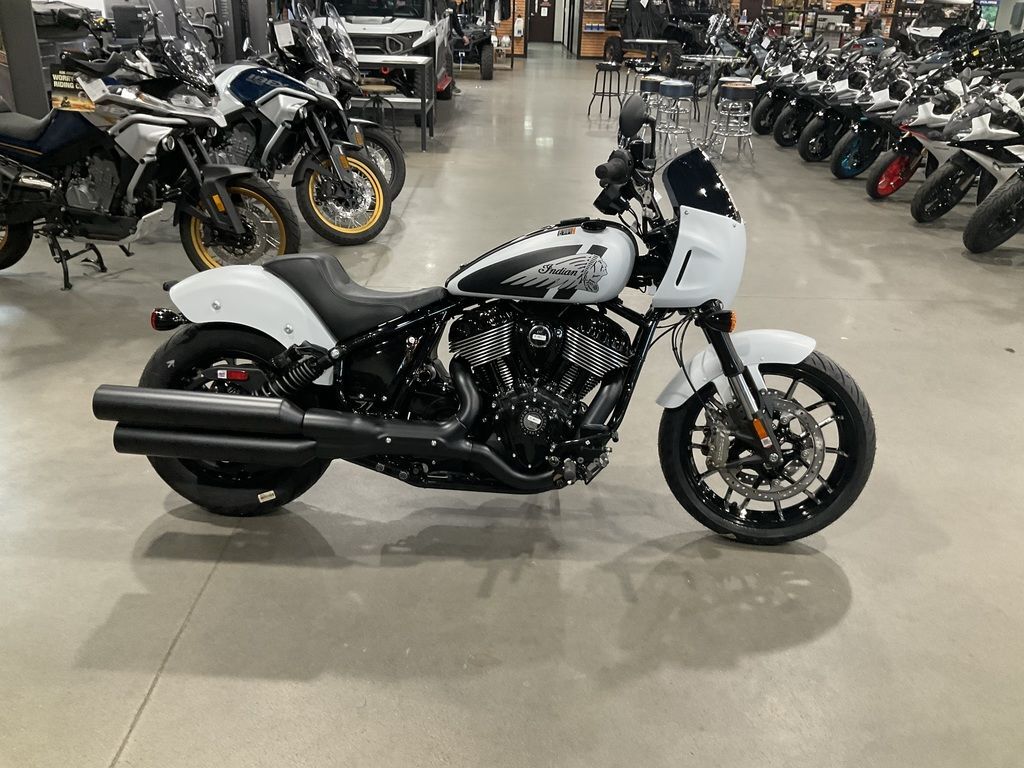 2025 Indian Motorcycle® Sport Chief Ghost White Metallic Smoke in Fayetteville, NC