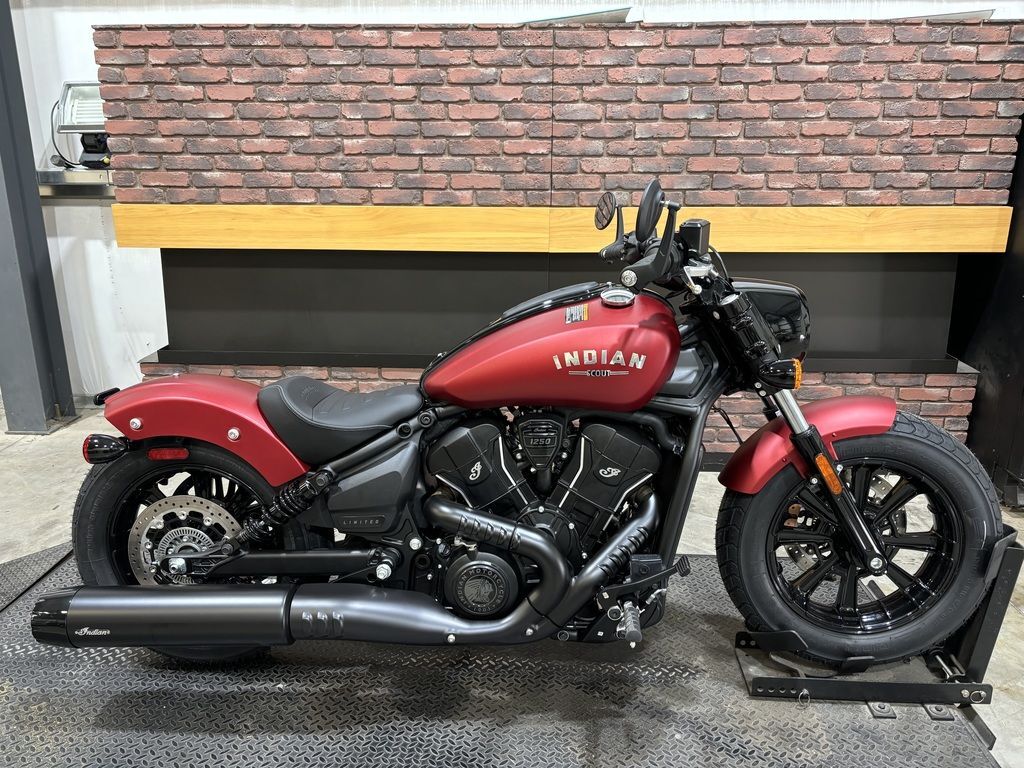 2025 Indian Motorcycle® Scout® Bobber Limited +Tech Sunset Red Smoke LIMITED + TECH in Wichita, KS