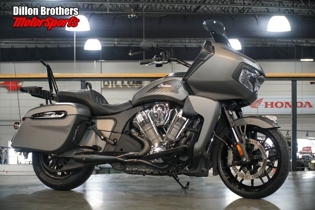 2023 Indian Motorcycle® Challenger® Titanium Smoke in Omaha, NE