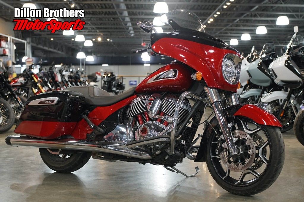 2020 Indian Motorcycle® Chieftain® Elite Thunder Black Vivid Crystal/Wildfire ELITE in Omaha, NE