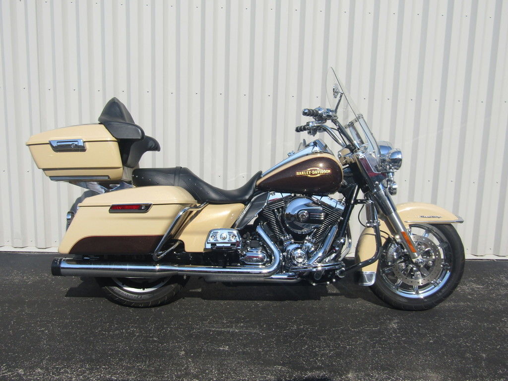 2014 Harley-Davidson® FLHR - Road King® in St. Charles, MO