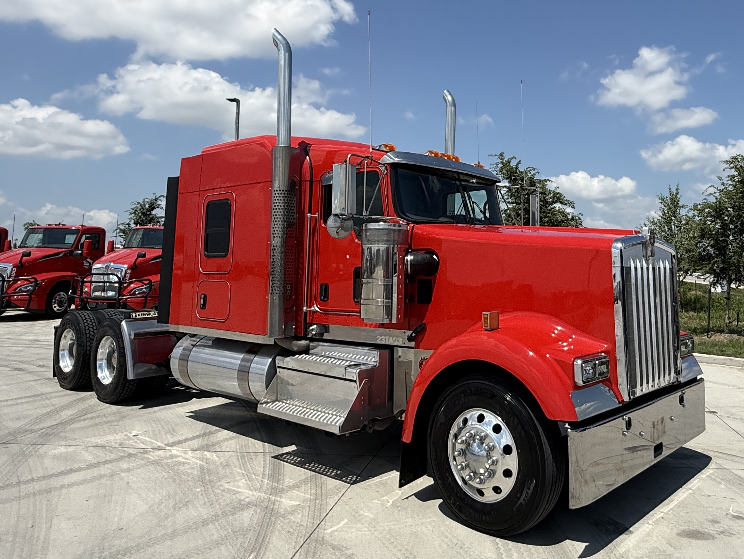 2024 KENWORTH W900L in Des Moines, IA