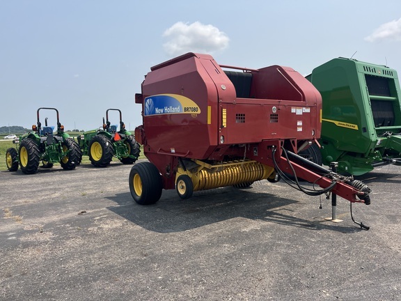 2012 New Holland BR7080 in Lancaster, OH