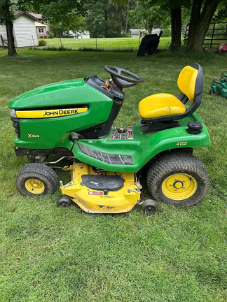 2011 John Deere X324 in North Royalton, OH