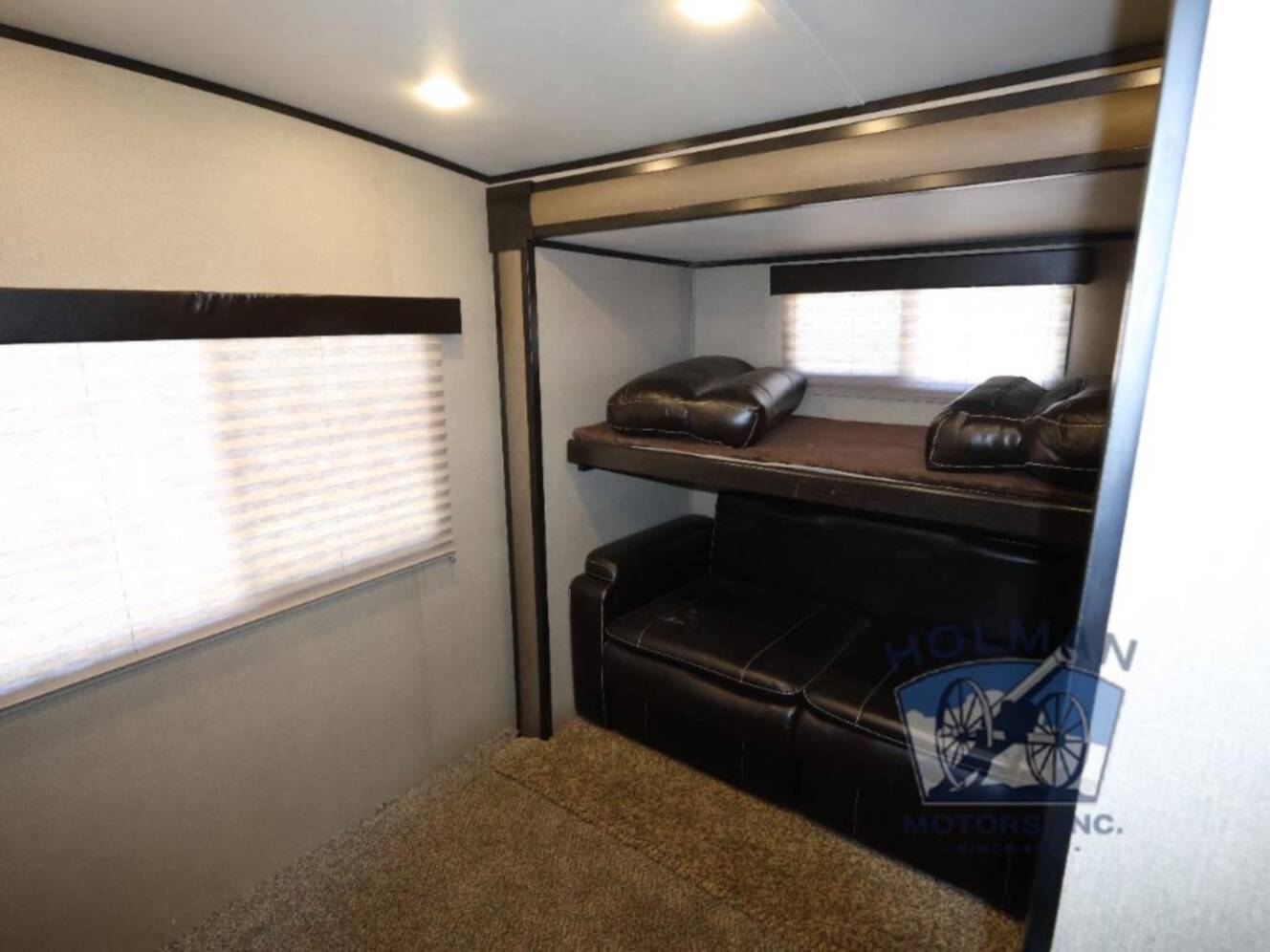 A photo of this 2017 Grand Design Imagine 3150BH