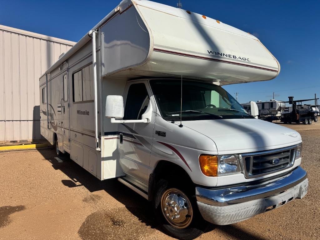 2005 Winnebago Minnie 32 G in slaton TX