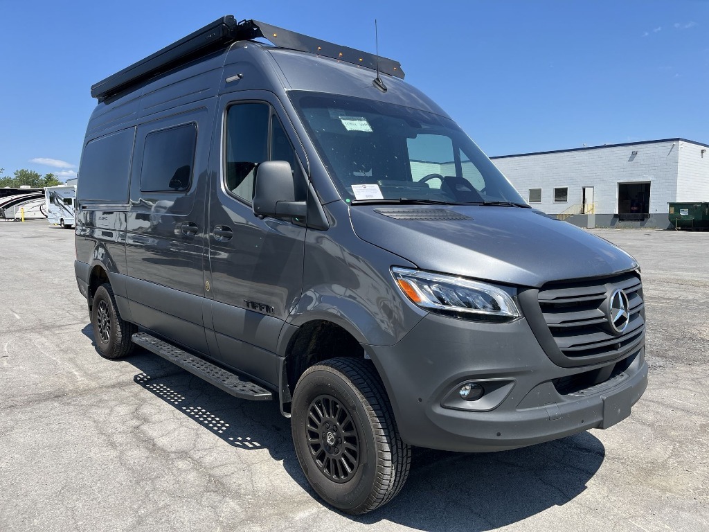 2027 Tiffin Motorhomes GH1 19 SBV BASE in north tonawanda NY