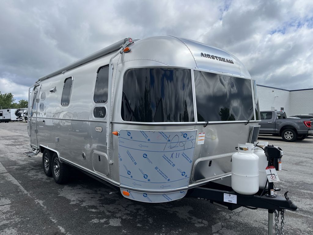 2027 Airstream Trade Wind 25FB Twin in orchard park NY