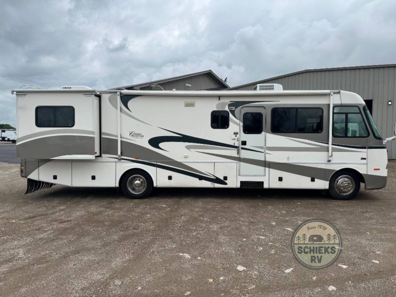 A photo of this 2004 Georgie Boy Cruise Master 3625DS