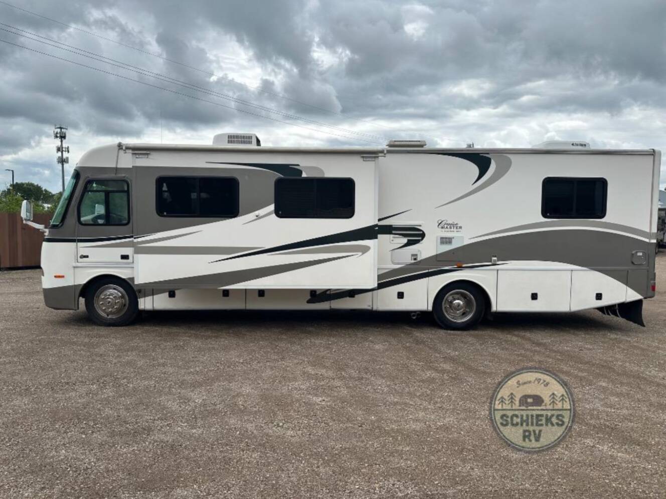 A photo of this 2004 Georgie Boy Cruise Master 3625DS