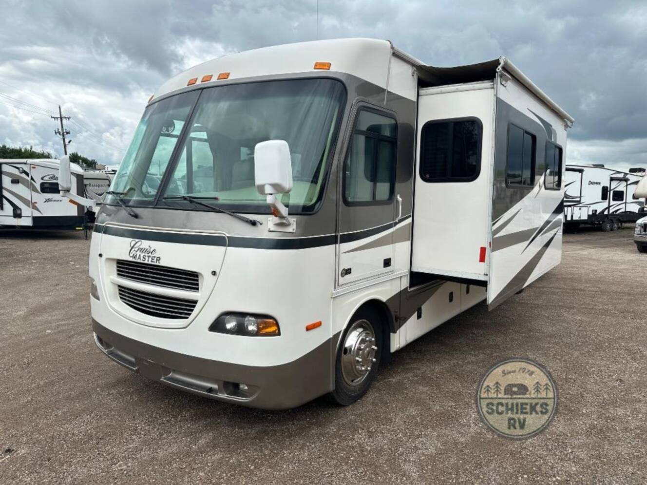 A photo of this 2004 Georgie Boy Cruise Master 3625DS