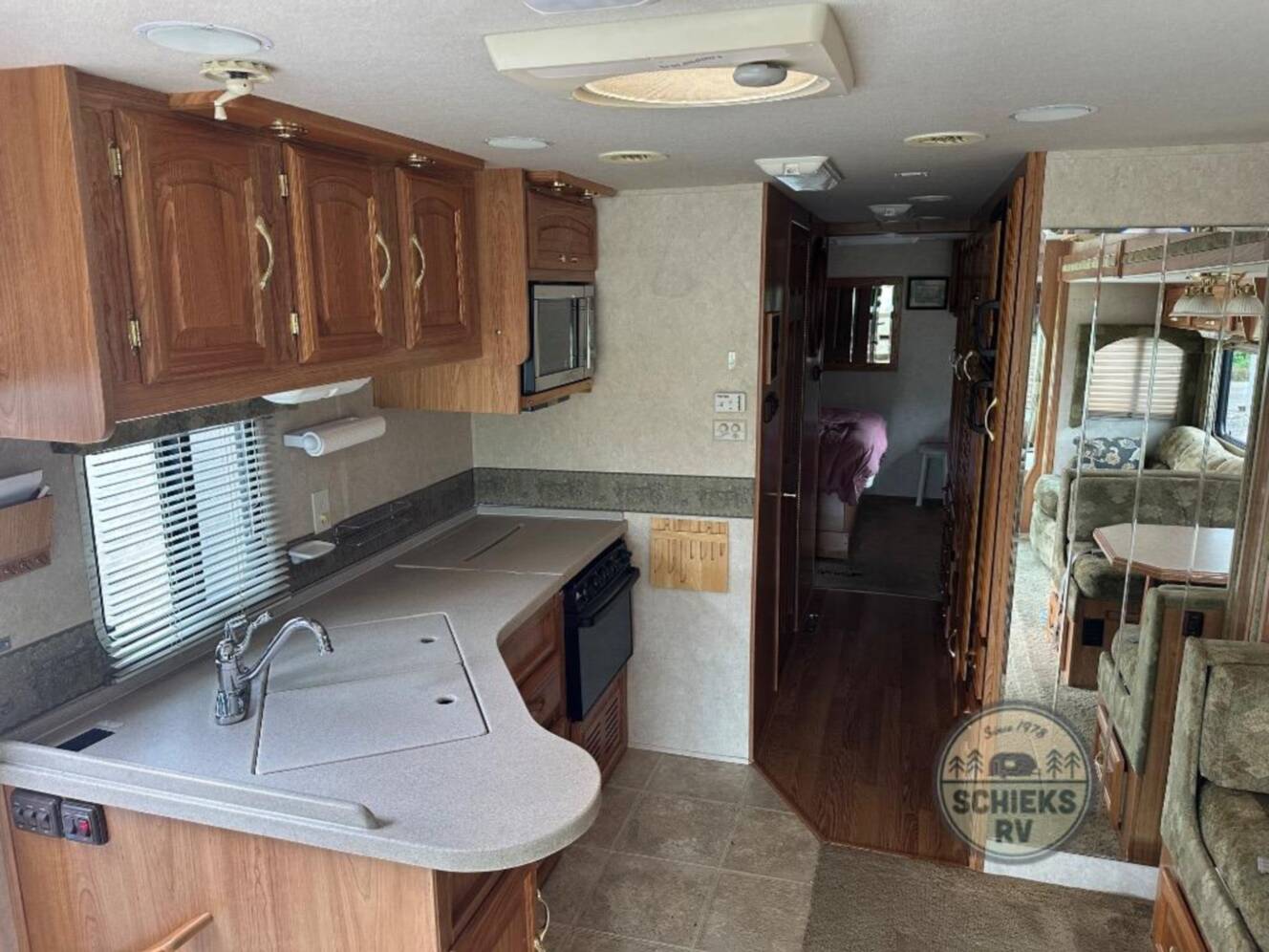 A photo of this 2004 Georgie Boy Cruise Master 3625DS